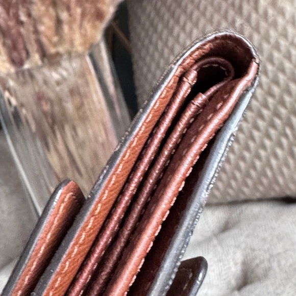 Louis Vuitton Vintage Monogram Wallet - Picture 13 of 16